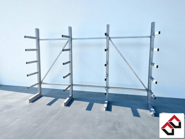 Kragarmregal SUPER LEICHT, einseitig 4 Ständer Höhe: 2,00 m ; Fuß- und Armtiefe 0,50 m